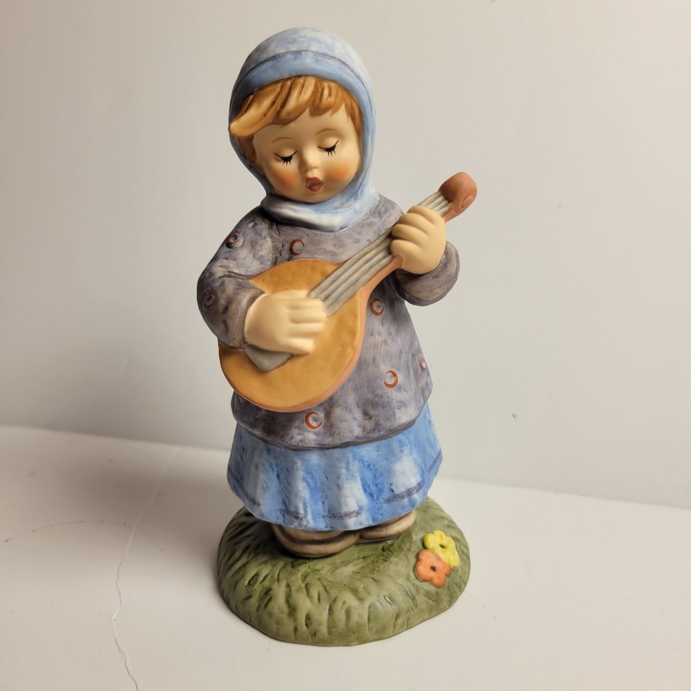 Berta Hummel Girl with Lute Figurine BH 26R Goebel 1998 Ceramic Music‎ Scene